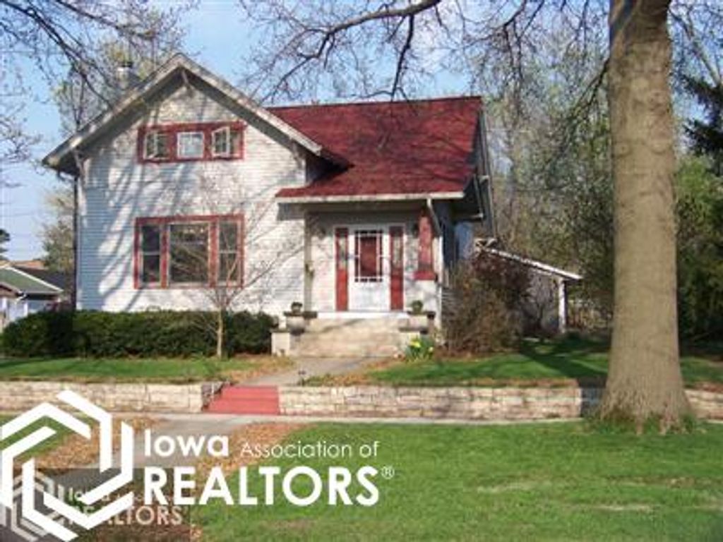 Photo of 603 N Court Street, Fairfield, IA 52556 (MLS # 6336259)