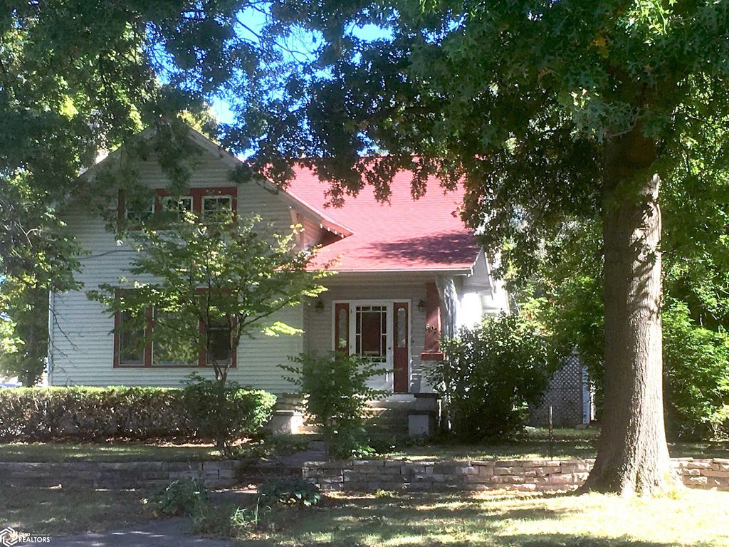 Photo of 603 N Court Street, Fairfield, IA 52556 (MLS # 6336259)