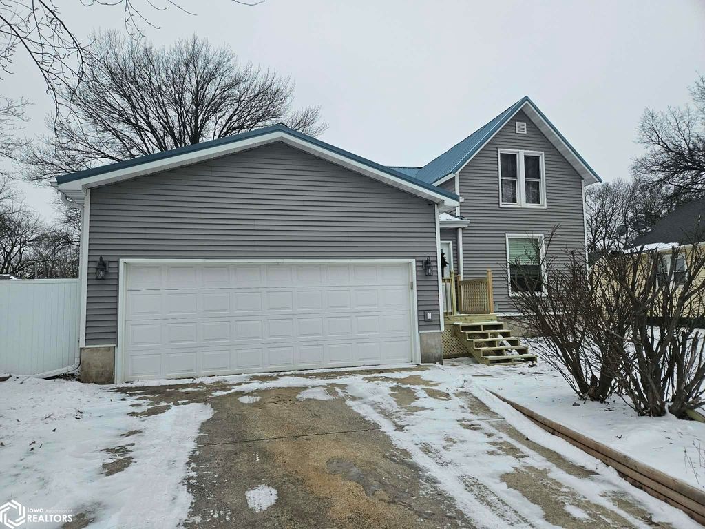 Photo of 1321 Prospect Street, Webster City, IA 50595 (MLS # 6335046)