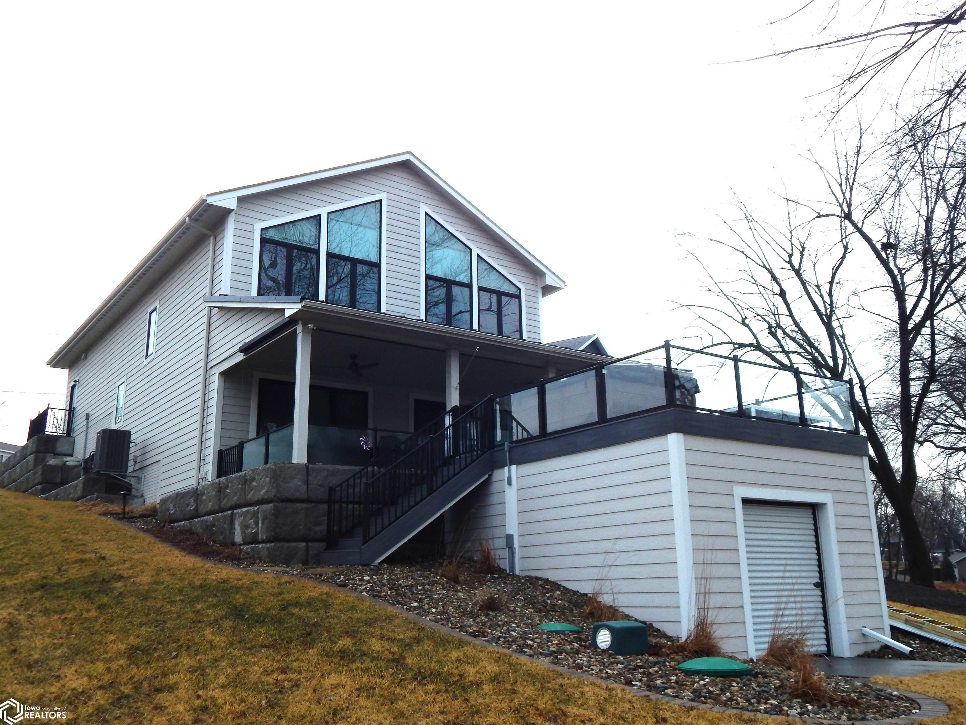 212 Eastside Lane