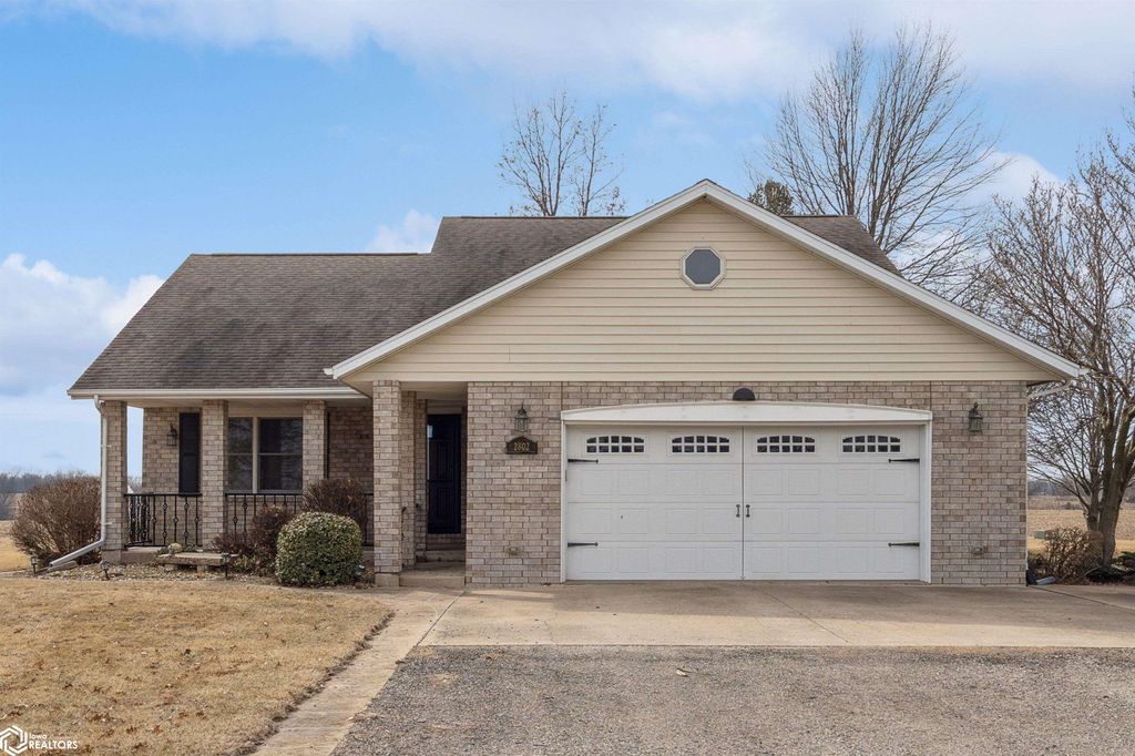 Photo of 2802 W Highland Ln. Ln, Mount Pleasant, IA 52641 (MLS # 6335486)