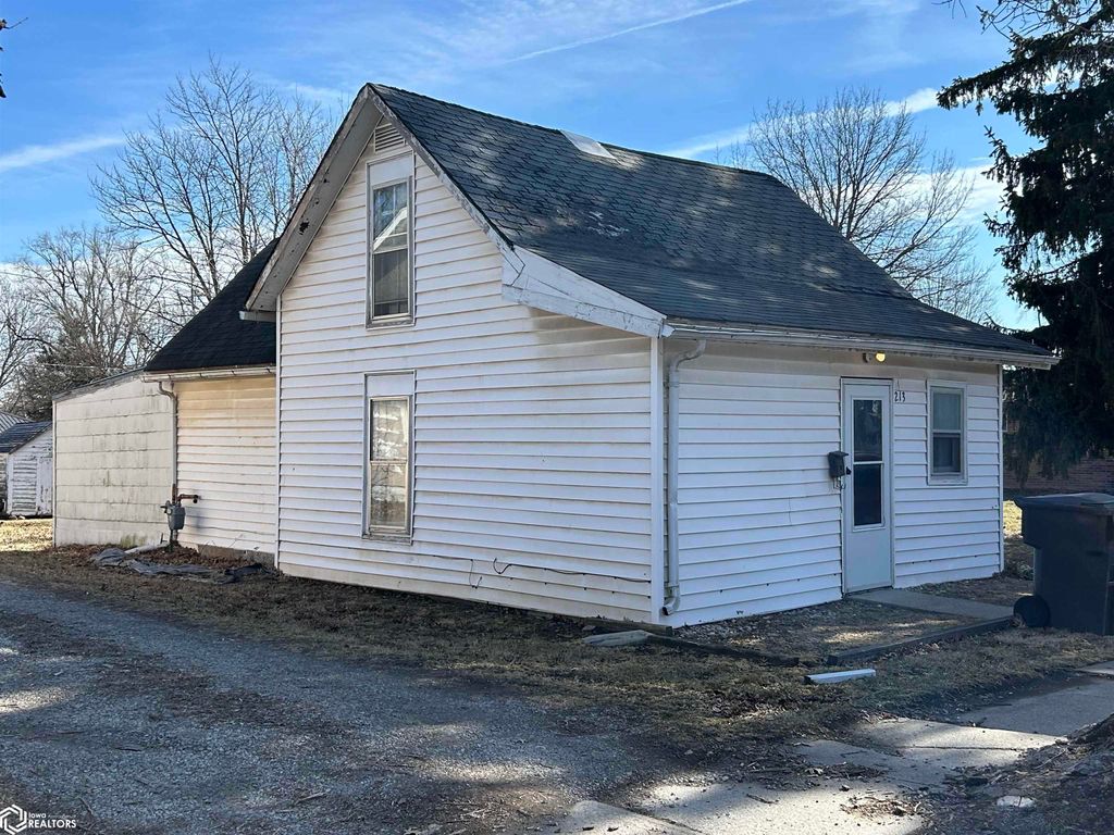 Photo of 213 N Maple Street, Lamoni, IA 50140 (MLS # 6335564)