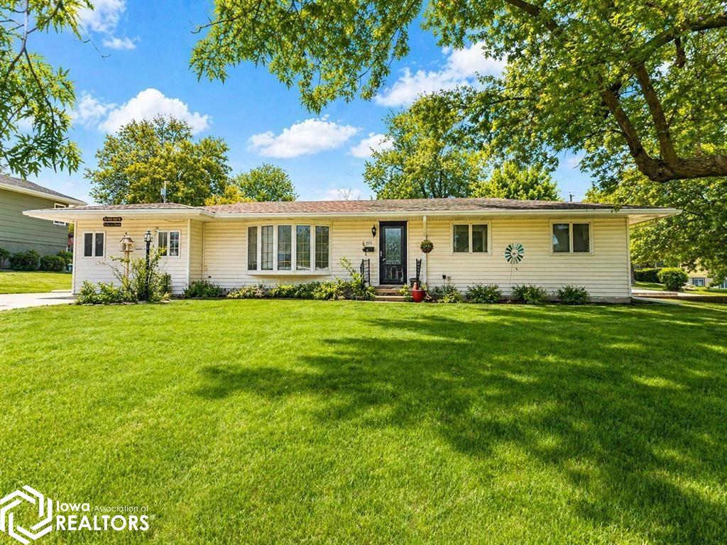 Photo 1 of 28 — 704 E Monroe Street, Mount Ayr, IA 50854