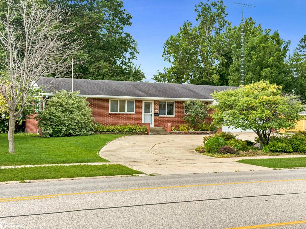 Photo of 2211 Washington Avenue, Iowa Falls, IA 50126 (MLS # 6342356)