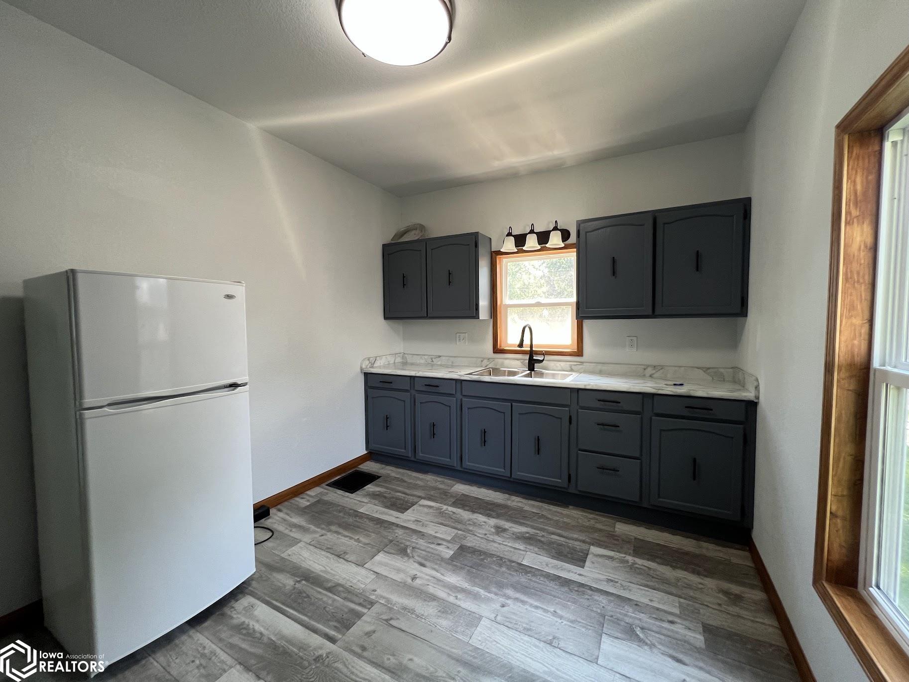 117 W Logan Street
