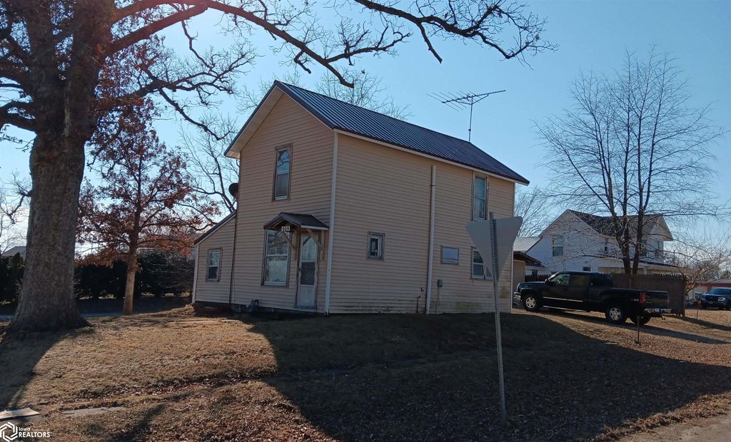 Photo of 505 5Th Street, Ainsworth, IA 52201 (MLS # 6335448)