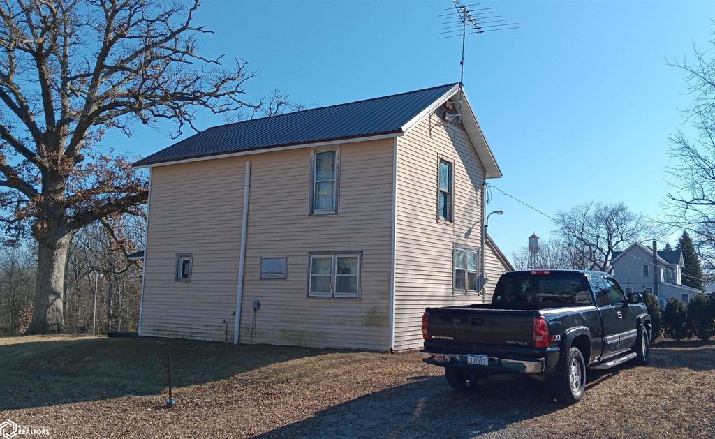 Photo of 505 5Th Street, Ainsworth, IA 52201 (MLS # 6335448)