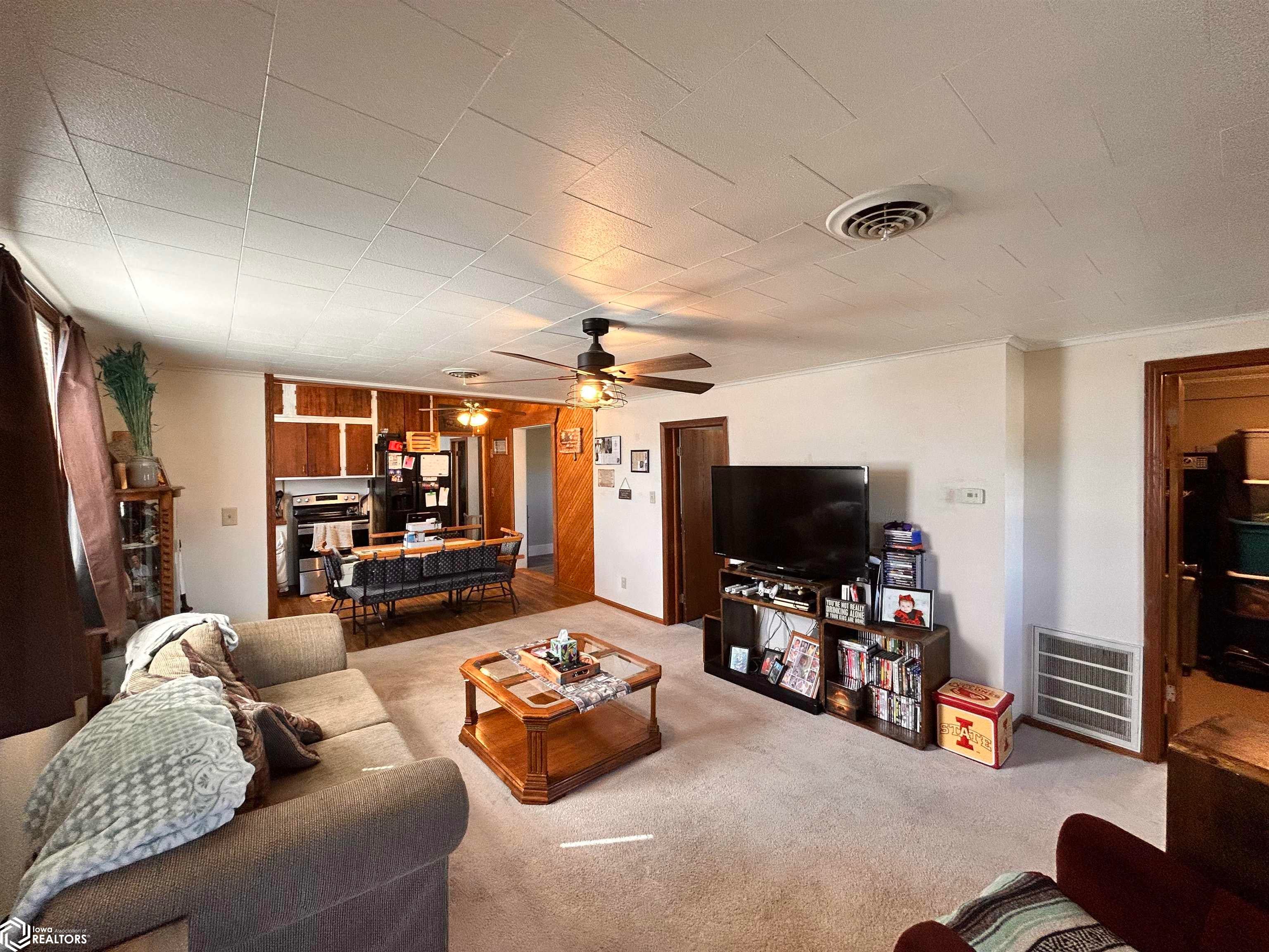 913 W Walnut Street