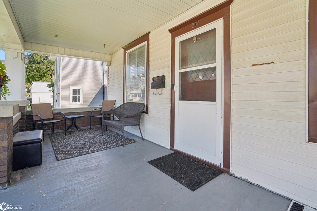 Photo of 204 E Main Street, New London, IA 52645 (MLS # 6342418)