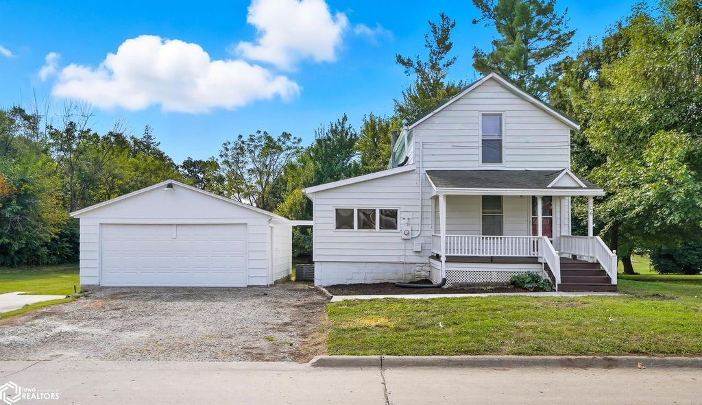 Photo of 106 E Harlan Street, Mount Pleasant, IA 52641 (MLS # 6336130)