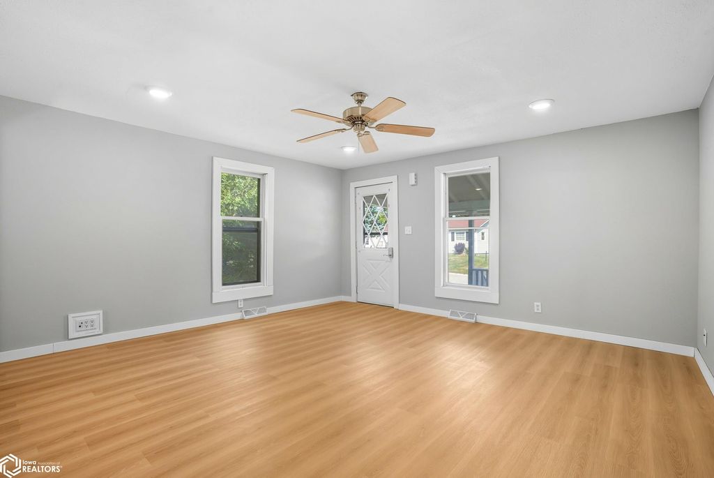 Photo of 106 E Harlan Street, Mount Pleasant, IA 52641 (MLS # 6336130)