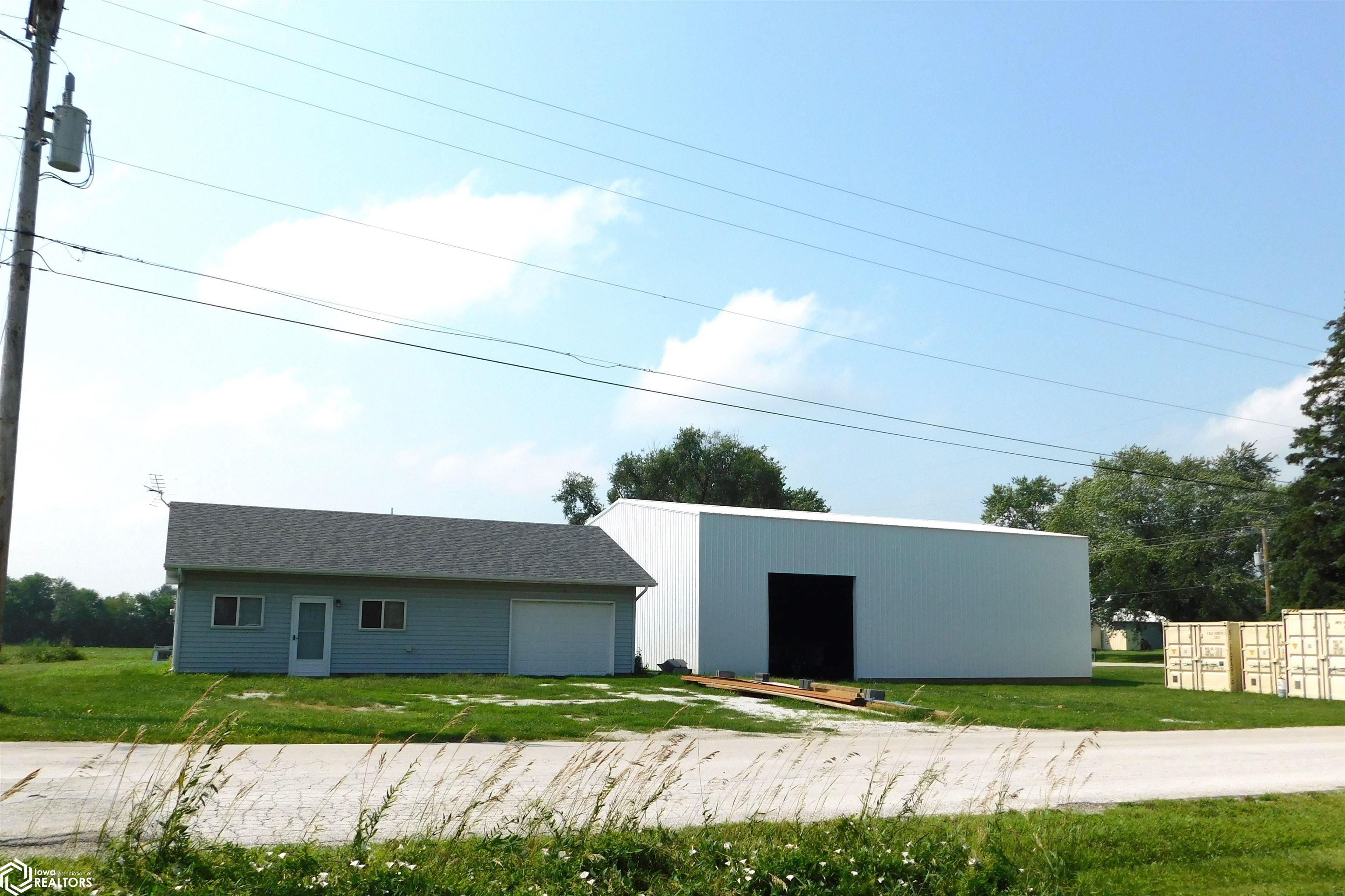 Photo 1 of 27 — 209 N Cedar Street, Creston, IA 50801