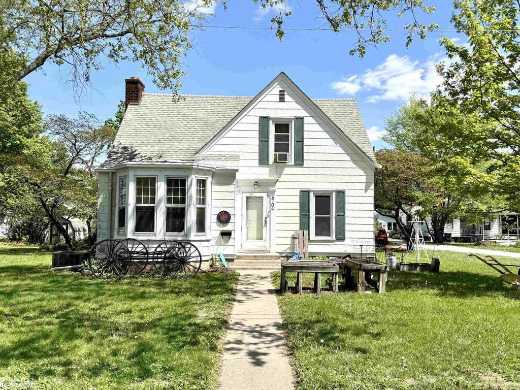 Photo of 704 N Main Street, Mount Pleasant, IA 52641 (MLS # 6337900)