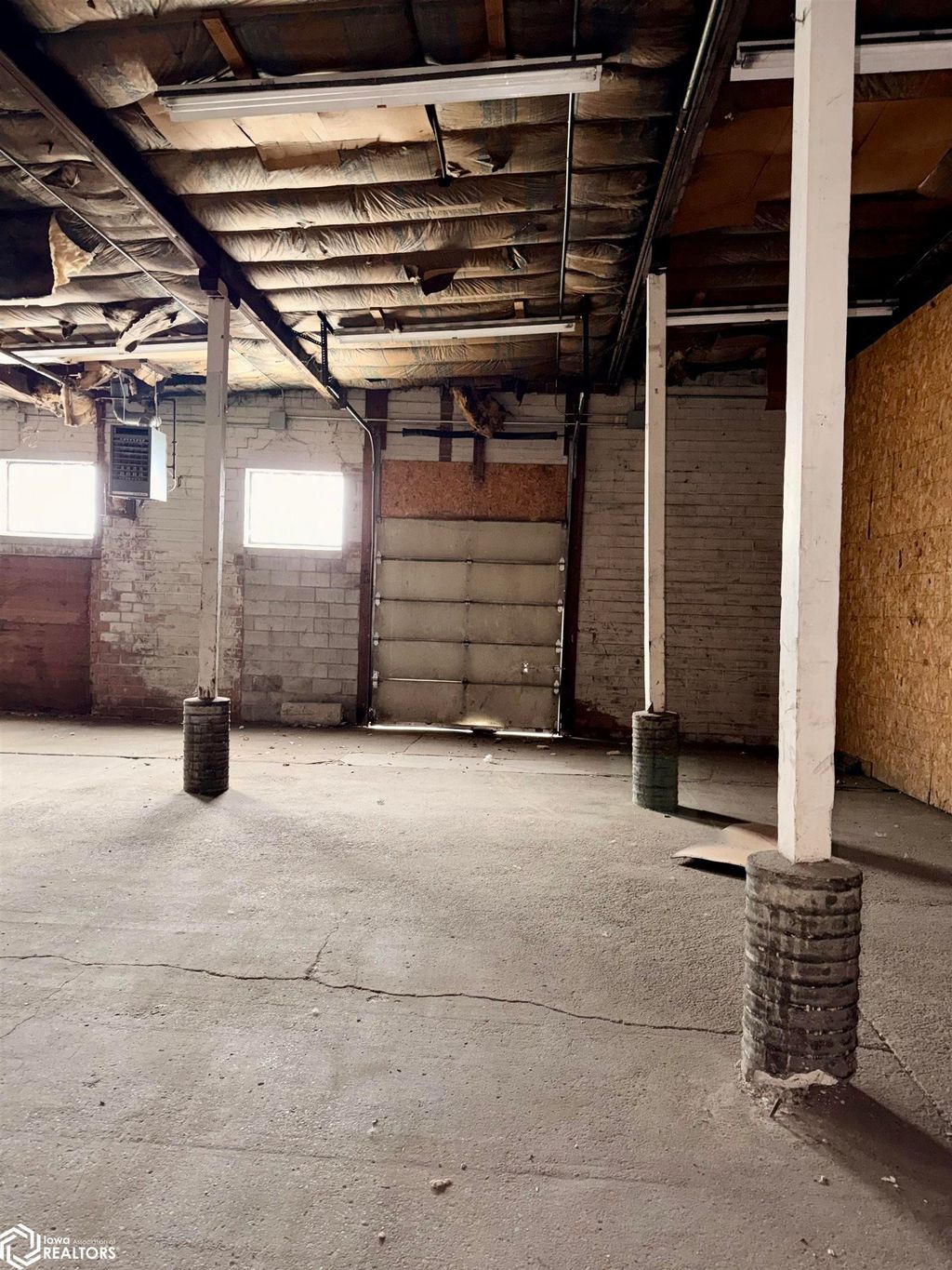 Photo of 22 10th Street SW, Mason City, IA 50401 (MLS # 6337584)