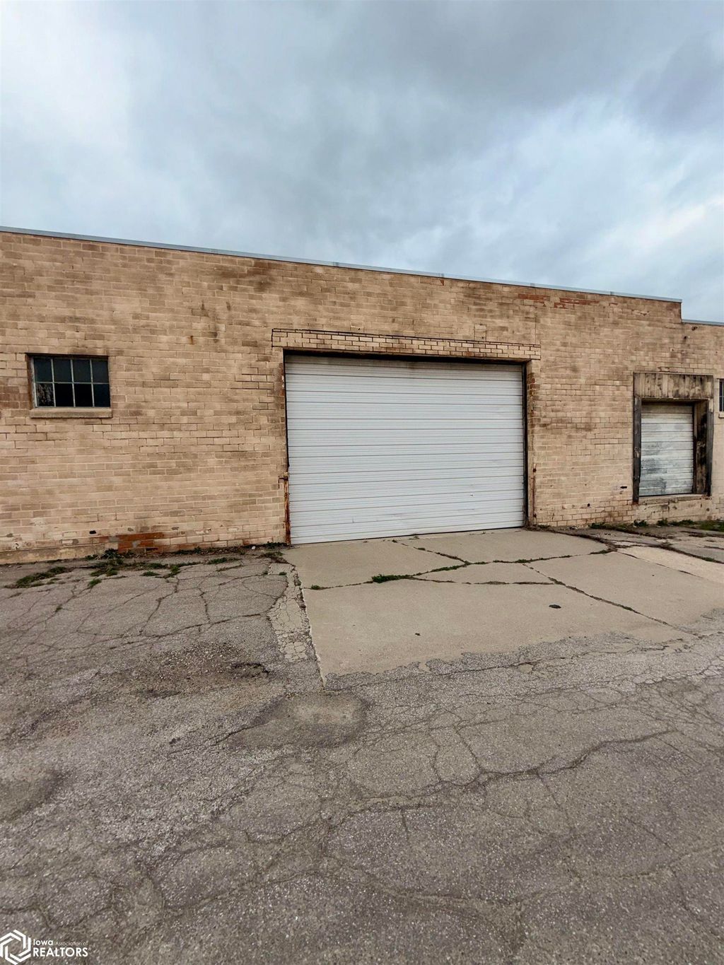 Photo of 22 10th Street SW, Mason City, IA 50401 (MLS # 6337584)
