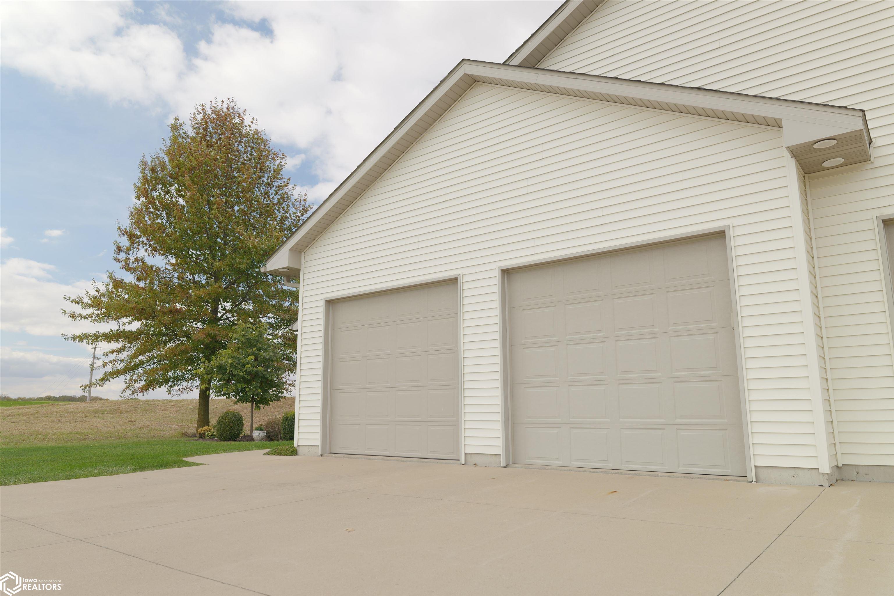 5646 Oak Hills Drive