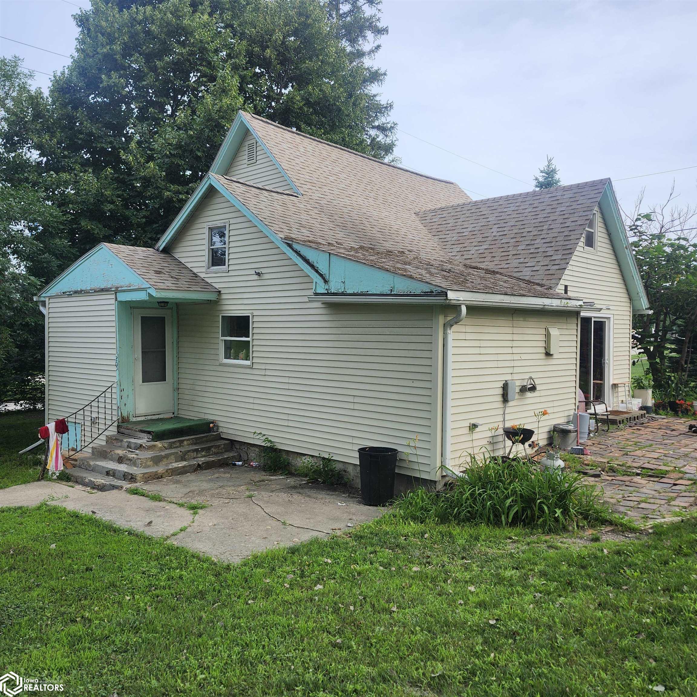 Photo 1 of 14 — 202 Main St, Dakota City, IA 50529