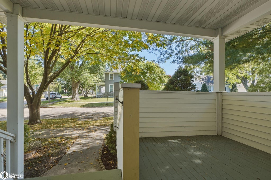 Photo of 2001 S 14Th Street, Burlington, IA 52601 (MLS # 6343505)