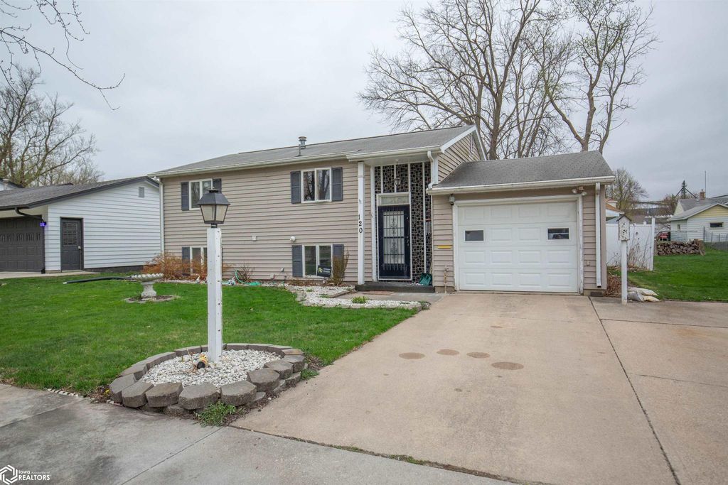 Photo of 120 S Woodworth Street, Algona, IA 50511 (MLS # 6337508)