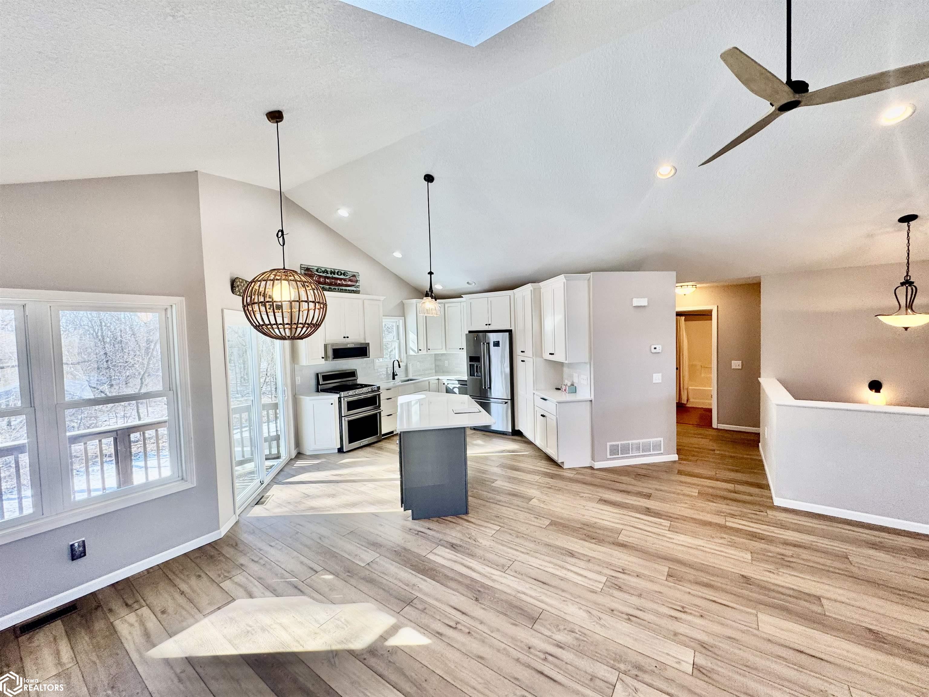 17587 Lakeshore Drive