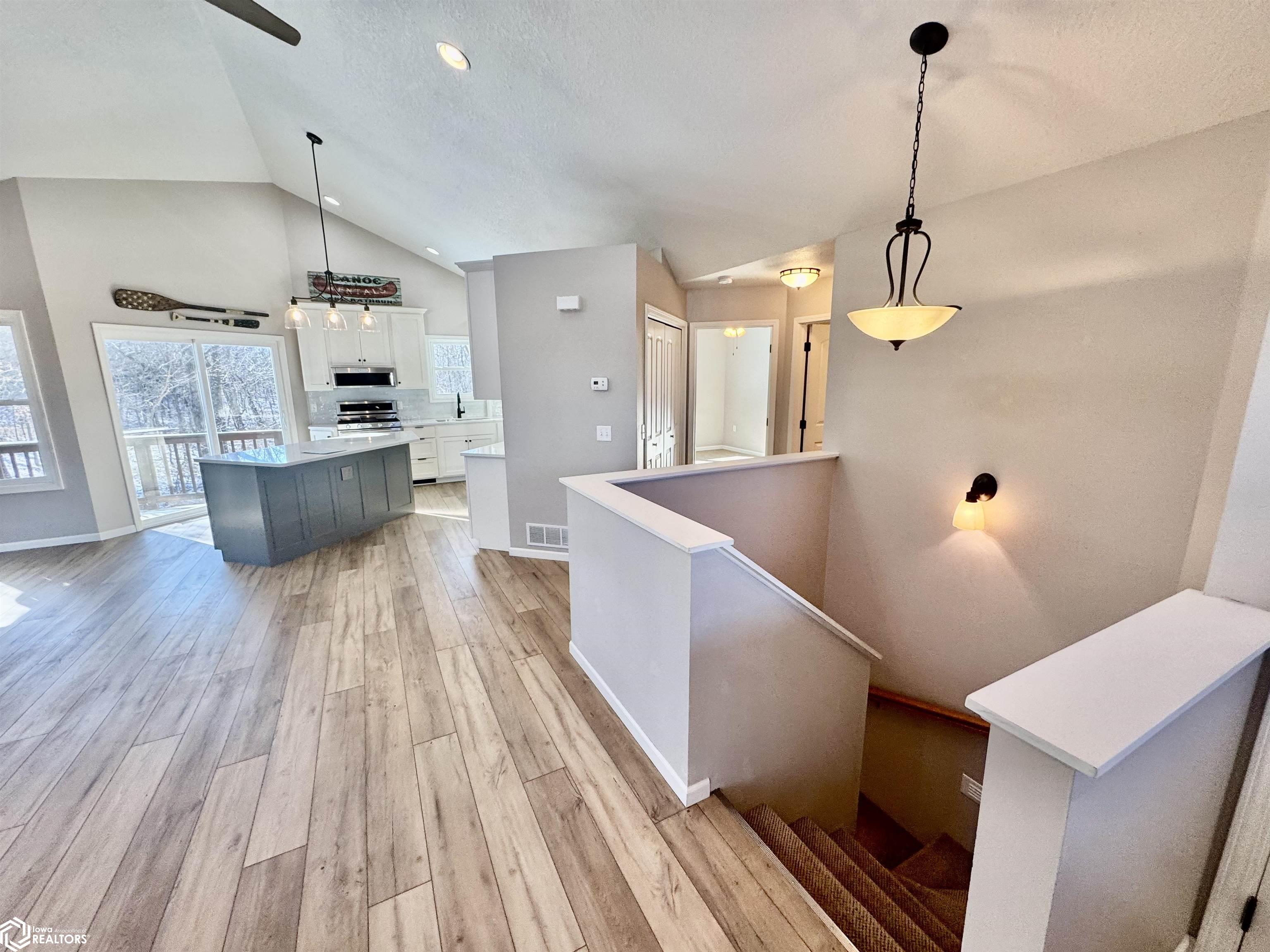 17587 Lakeshore Drive