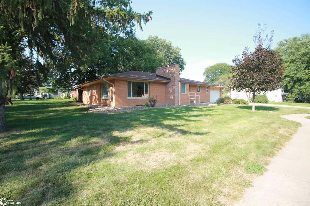 Photo of 300 E State Street, Clarinda, IA 51632 (MLS # 6341535)