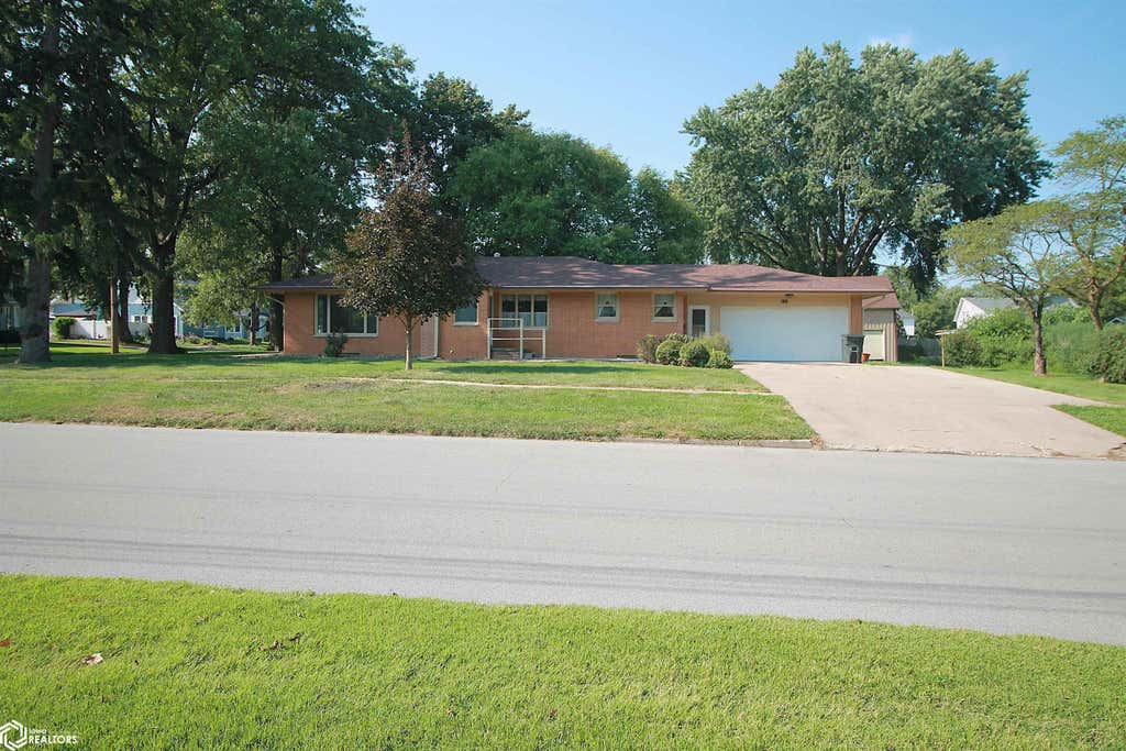 Photo of 300 E State Street, Clarinda, IA 51632 (MLS # 6341535)
