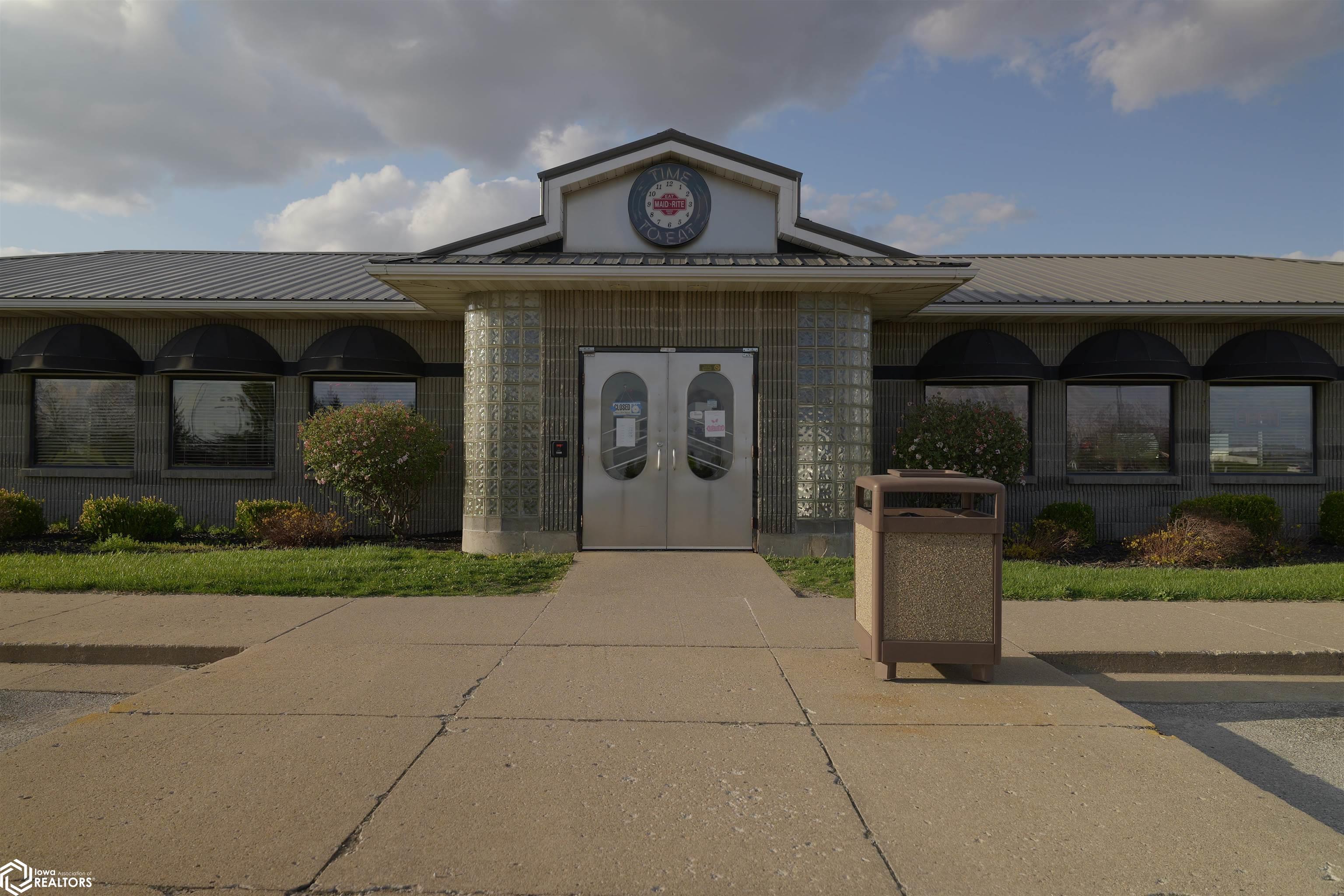 112 W Division Street