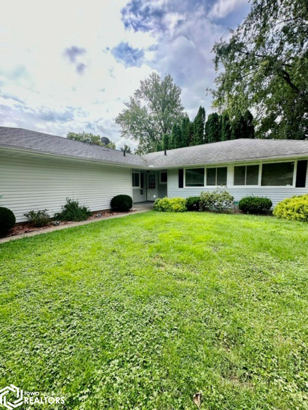 Photo of 30 CASCADE Terrace, Burlington, IA 52601 (MLS # 6341341)