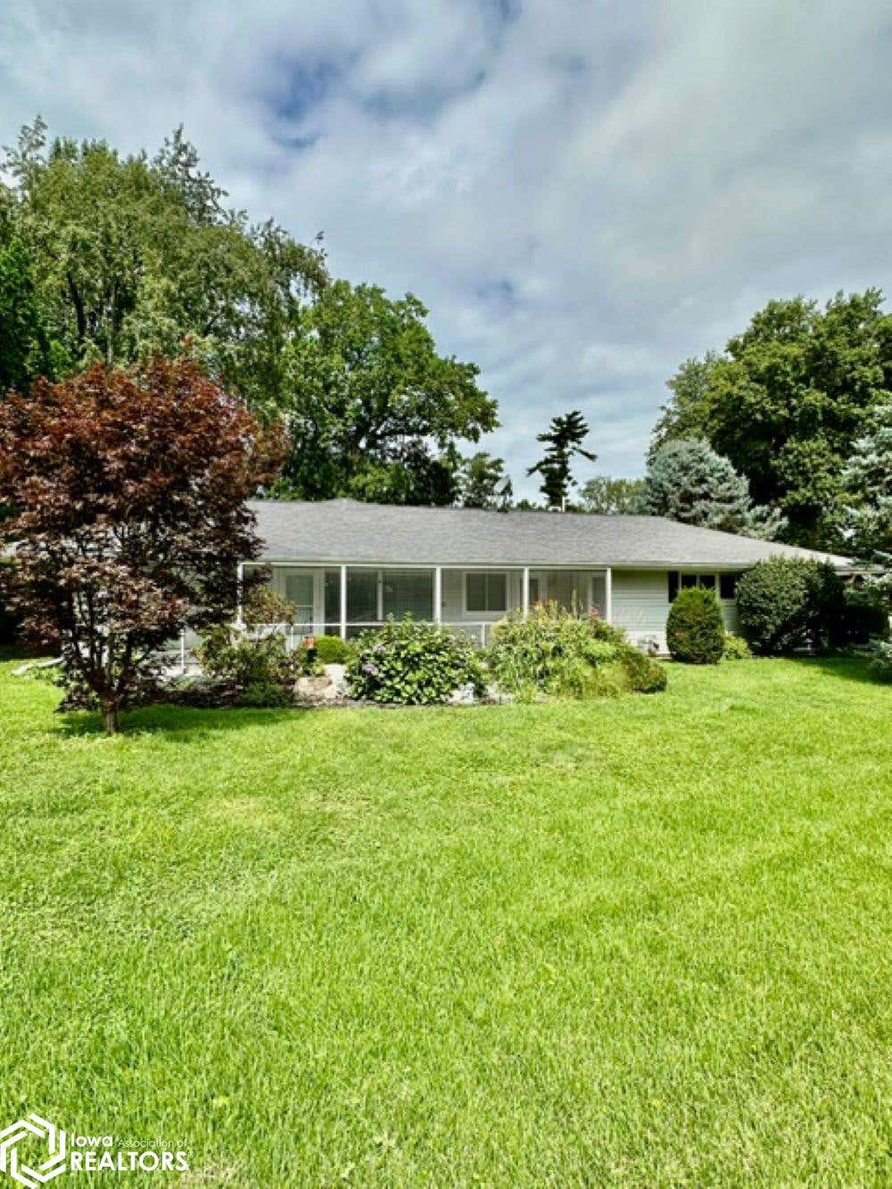 Photo of 30 CASCADE Terrace, Burlington, IA 52601 (MLS # 6341341)