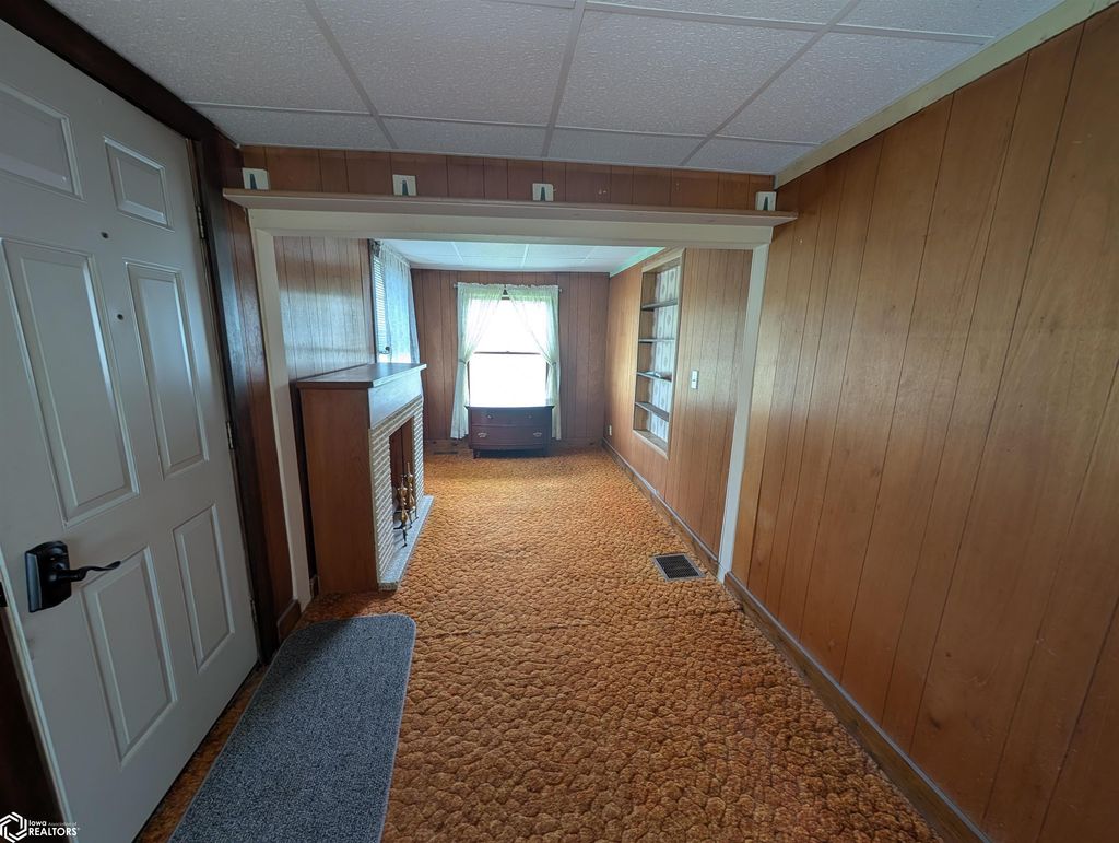 Photo of 925 Shields Street, Burlington, IA 52601 (MLS # 6337687)