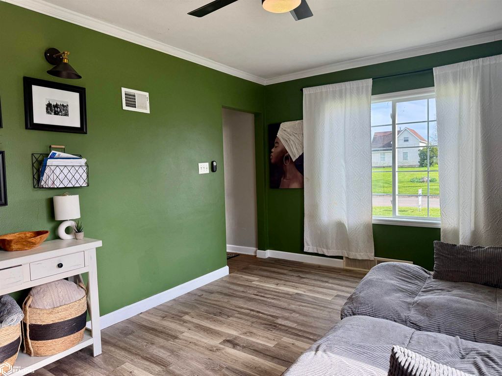 Photo of 1402 E Nevada Street, Marshalltown, IA 50158 (MLS # 6337640)