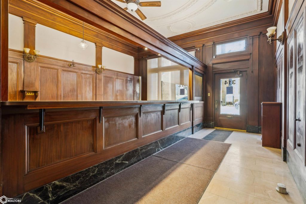 Photo of 314 N 4Th Street, Burlington, IA 52601 (MLS # 6324714)