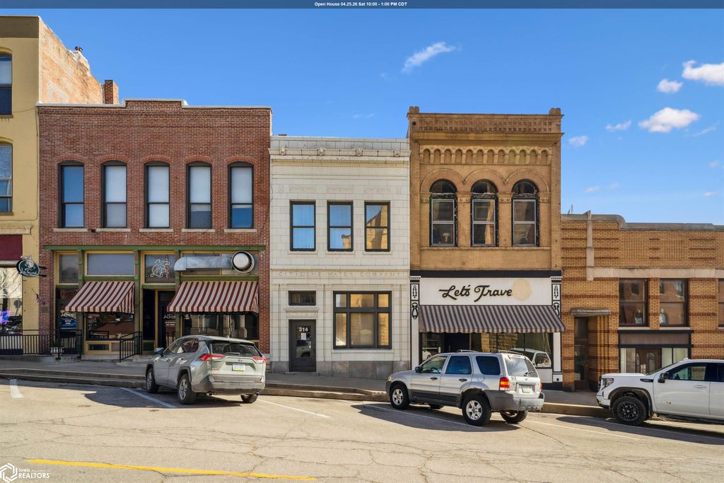 Photo of 314 N 4Th Street, Burlington, IA 52601 (MLS # 6324714)