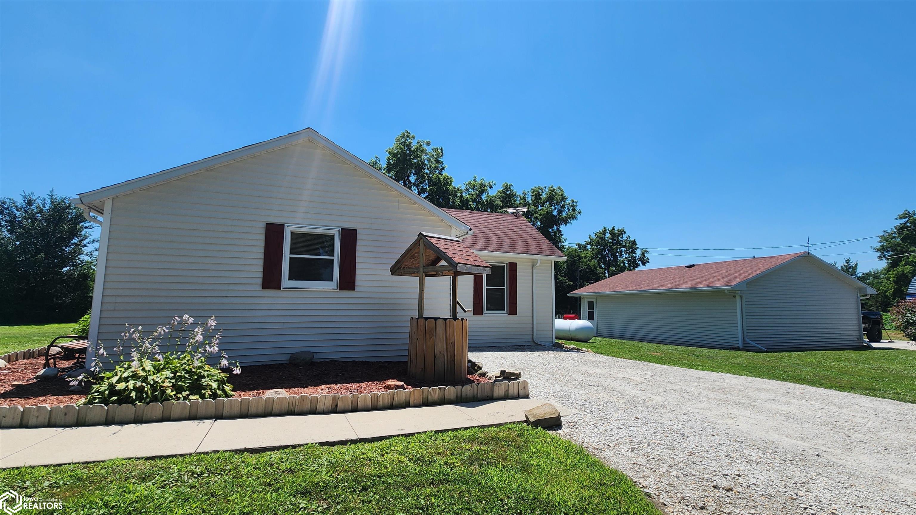 Photo 1 of 27 — 104 Granite Street, Marshalltown, IA 50158