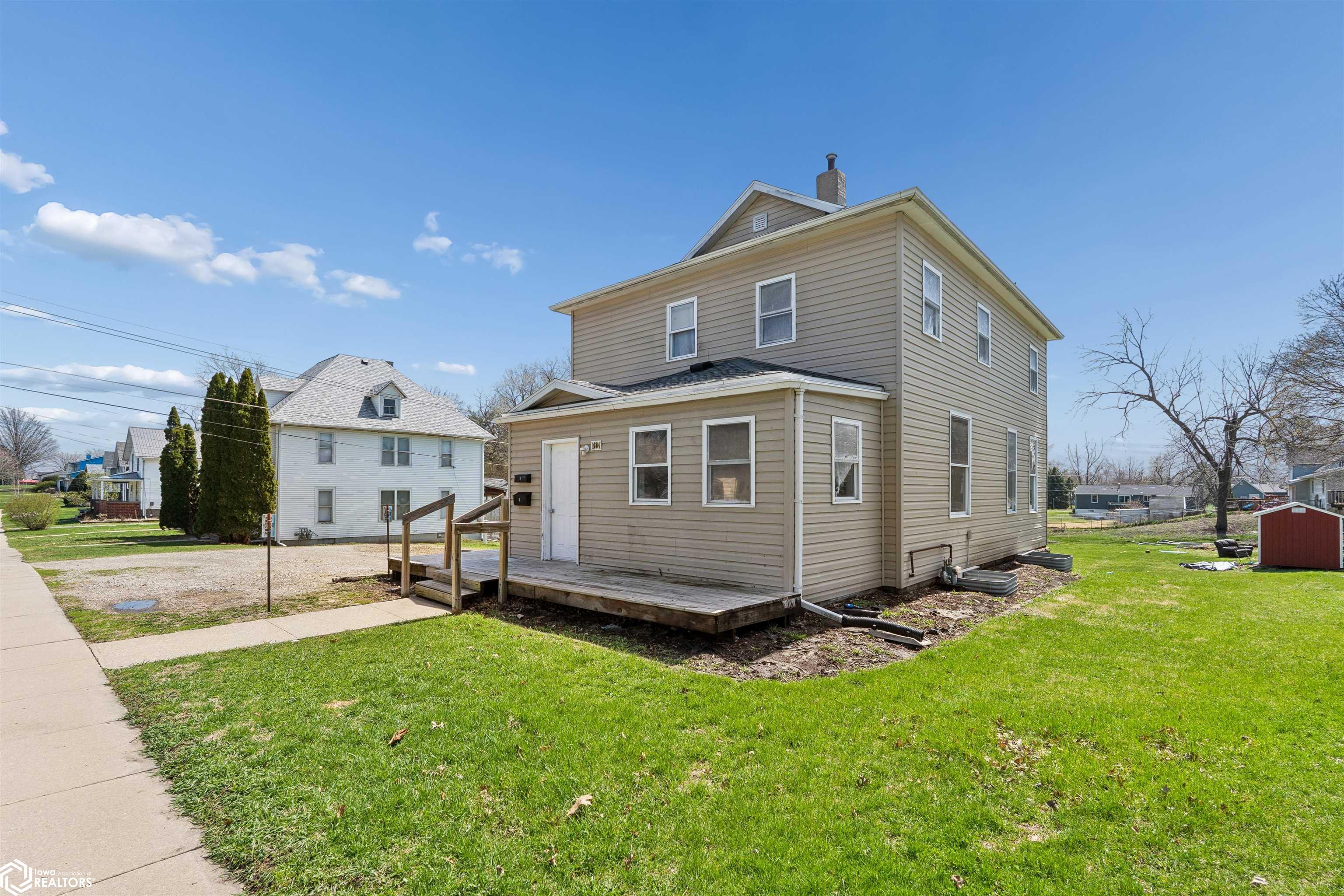 Photo 1 of 30 — 1604 5th Avenue, Grinnell, IA 50112