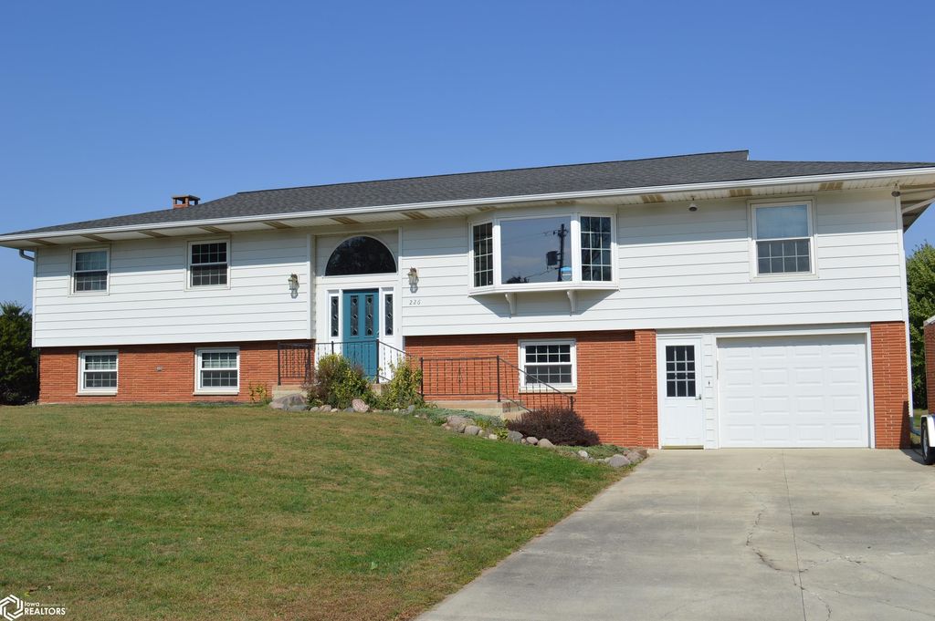 Photo of 226 E 6Th Street, Kanawha, IA 50447 (MLS # 6333444)