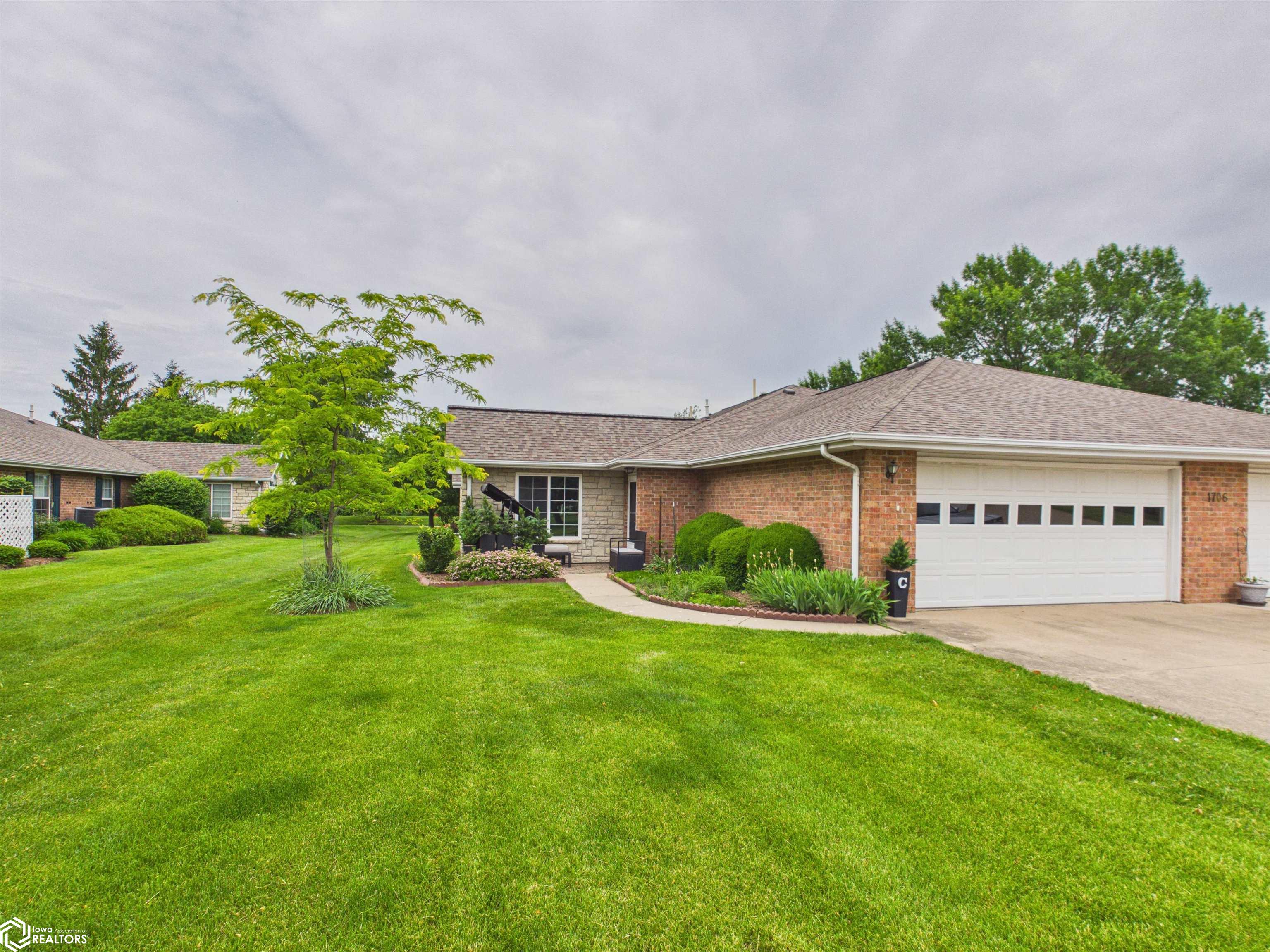Photo 1 of 17 — 1706 -C Linden Drive, Fairfield, IA 52556