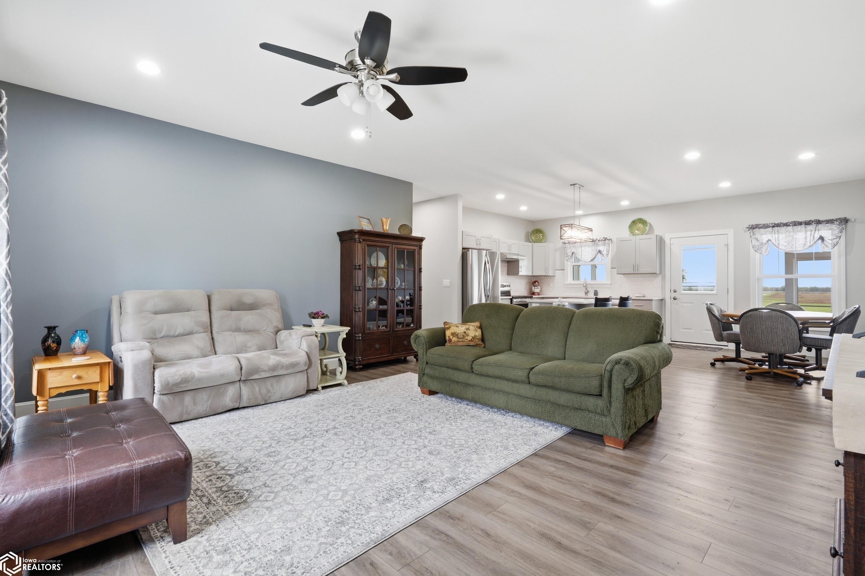 636 Township Road 1400E