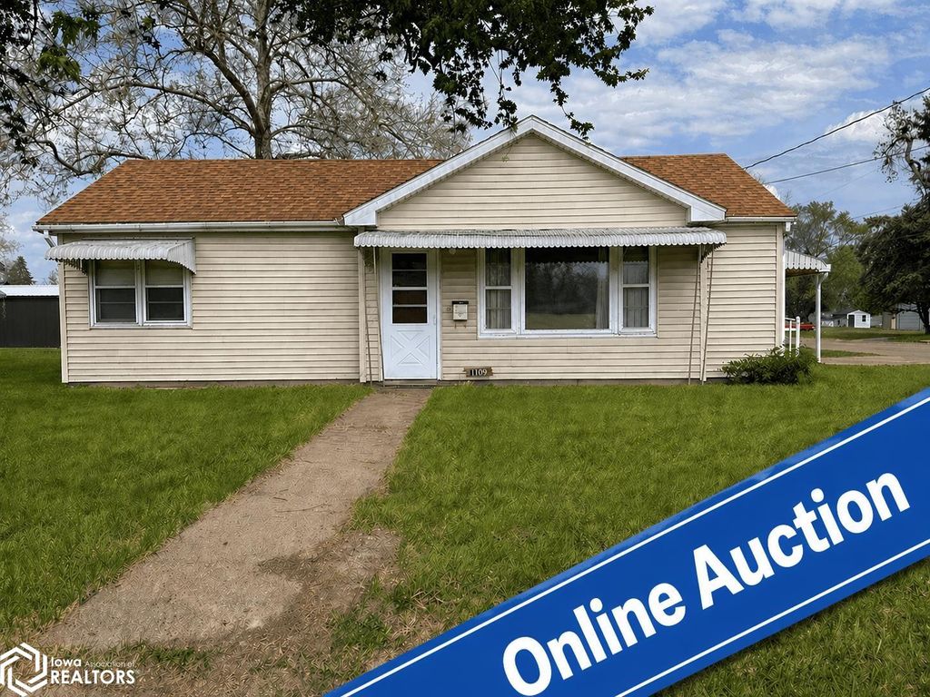 Photo of 1109 E Monroe Street, Mount Pleasant, IA 52641 (MLS # 6337709)