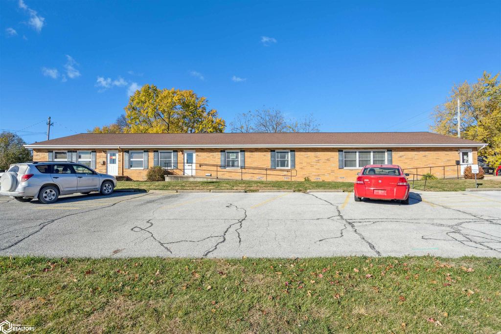 Photo of 101 S Cherry Street #Suite 101, Mount Pleasant, IA 52641 (MLS # 6335177)