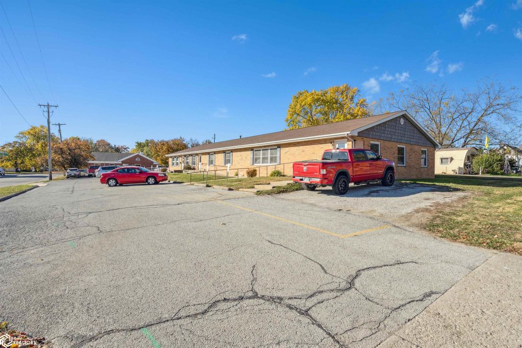 Photo of 101 S Cherry Street #Suite 101, Mount Pleasant, IA 52641 (MLS # 6335177)