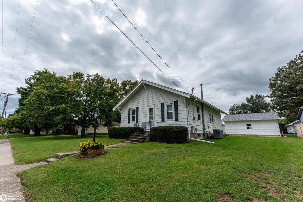 Photo of 607 Harrison Street, Melcher-Dallas, IA 50062 (MLS # 6343500)