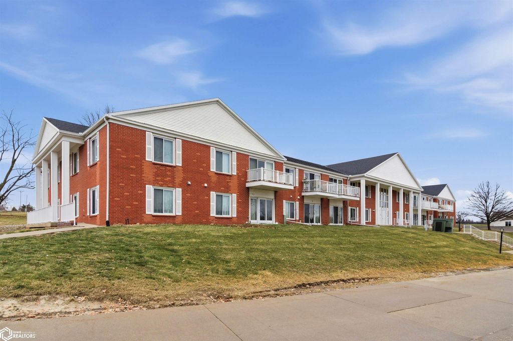 Photo of 514 E Olive Street #105, Marshalltown, IA 50158 (MLS # 6334976)