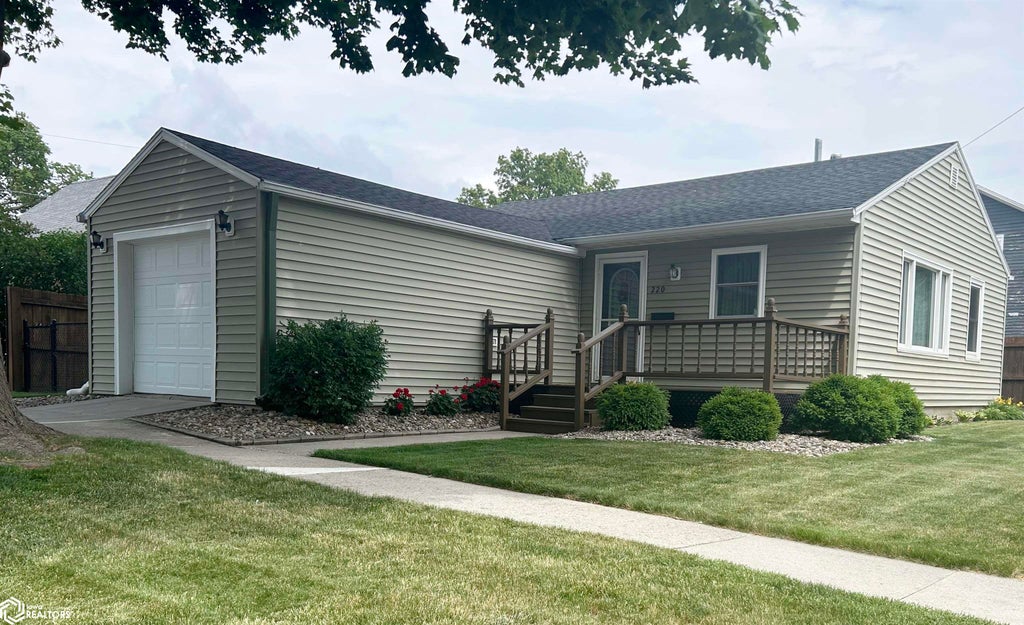 Photo of 220 5th Ave NE AVE, Hampton, IA 50441 (MLS # 6342375)