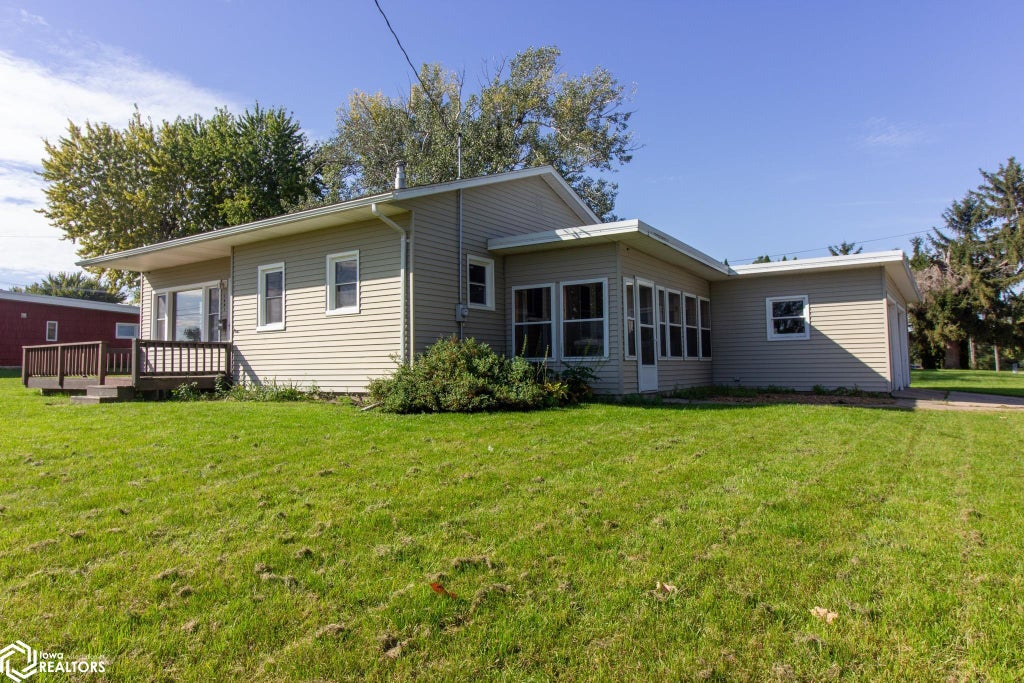 Photo of 1401 F Avenue, Vinton, IA 52349 (MLS # 6343443)