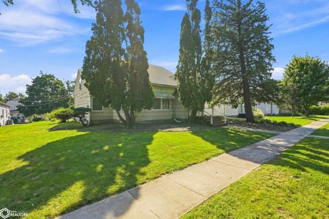 Tiny photo for 206 N Harrison Street, Mount Pleasant, IA 52641 (MLS # 6342717)