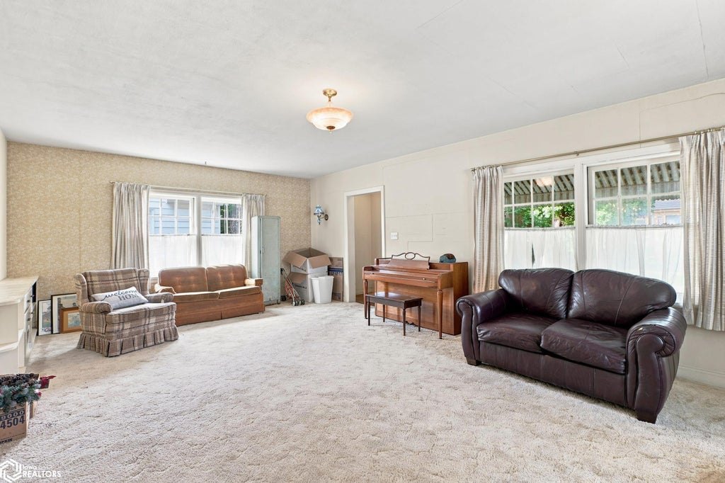 Photo of 206 N Harrison Street, Mount Pleasant, IA 52641 (MLS # 6342717)