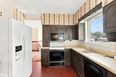 Tiny photo for 206 N Harrison Street, Mount Pleasant, IA 52641 (MLS # 6342717)