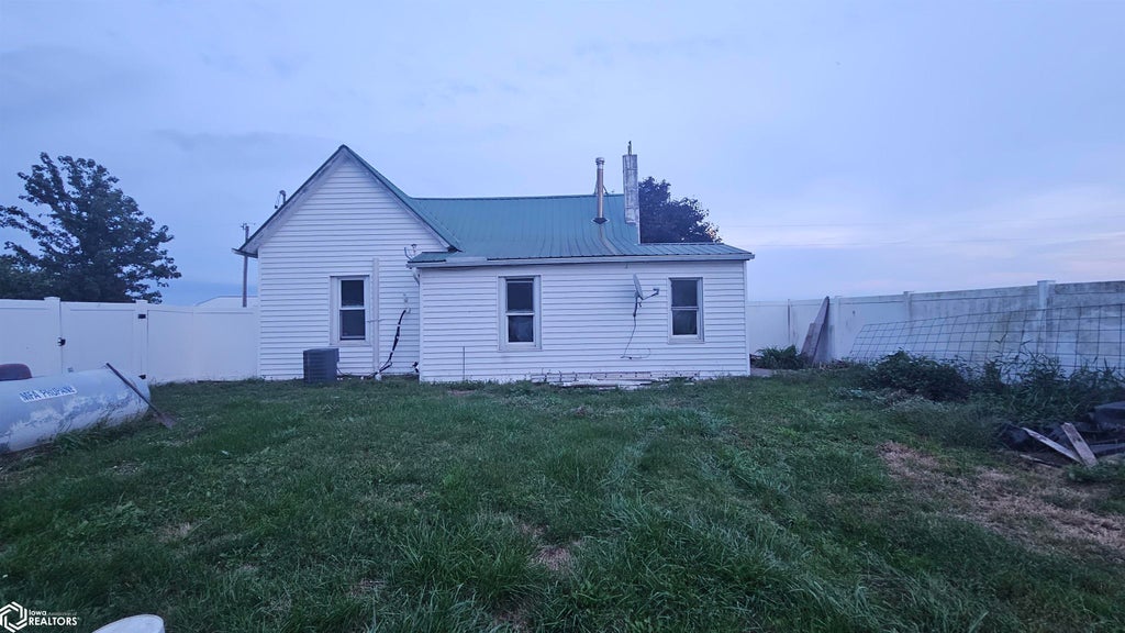 Photo of 402 E 2nd St S Avenue S, Exline, IA 52555 (MLS # 6343544)